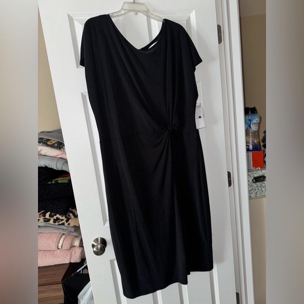 Black Sheath Midi Dress with V-Neck for Cocktail